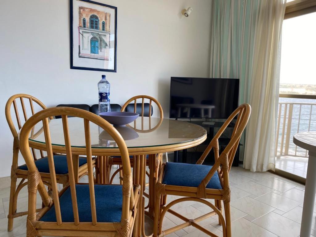 Sea Front Apartment At Mellieha Bay, Malta! Exterior photo